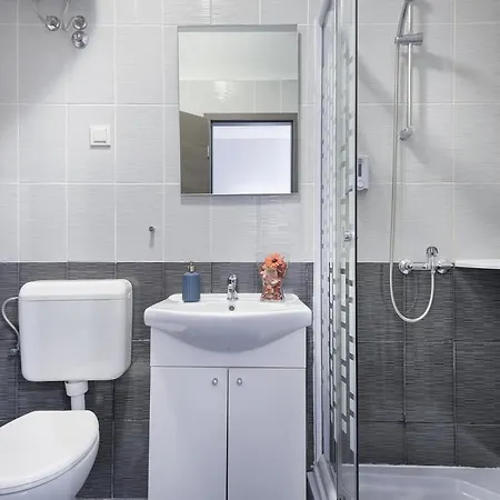 Center & 게스트하우스