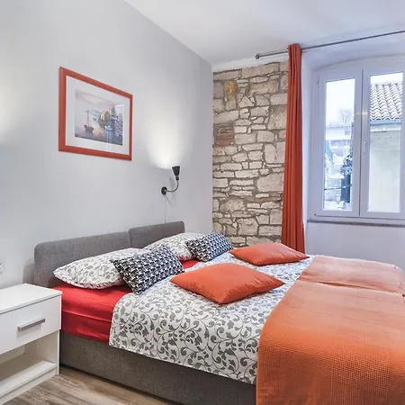 Guest house Top Center Rooms & Studio