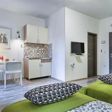 Top Center Rooms & Studio Pula
