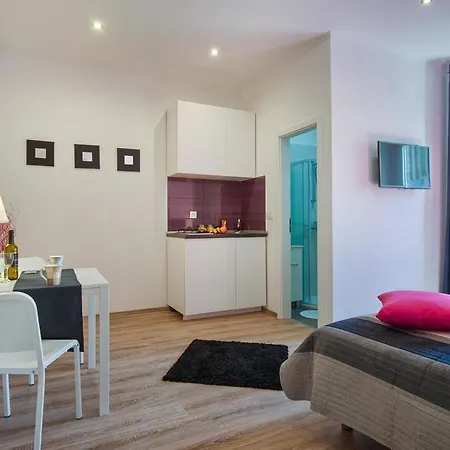 Top Center Rooms & Studio Guest house Pula
