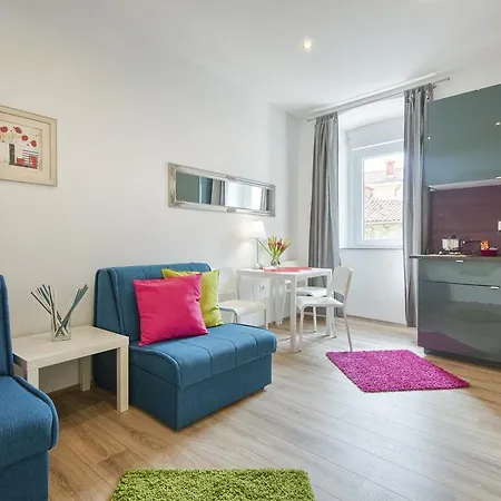 Guest house Top Center Rooms & Studio 3*