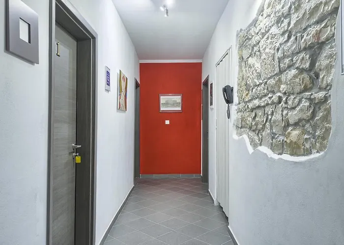 Guest house Top Center Rooms & Studio 3*