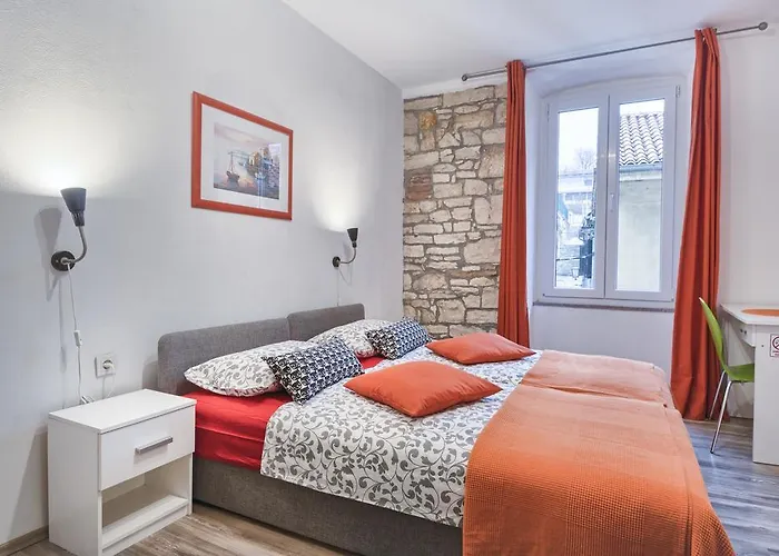 Guest house Top Center Rooms & Studio