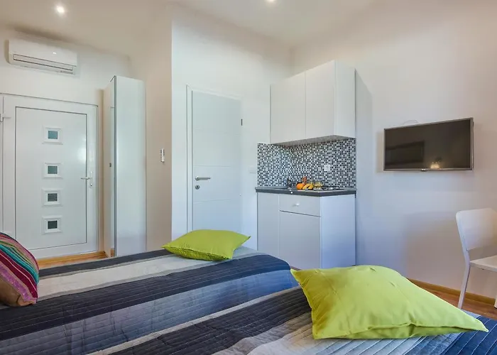 Top Center Rooms & Studio Pula