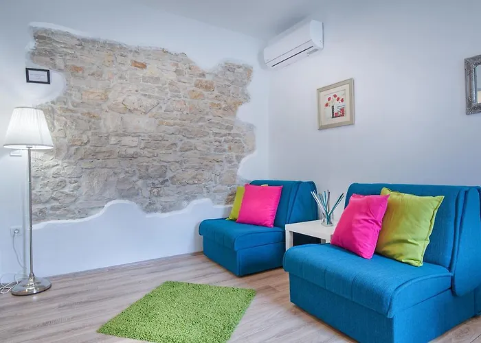 Top Center Rooms & Studio 3* Pula