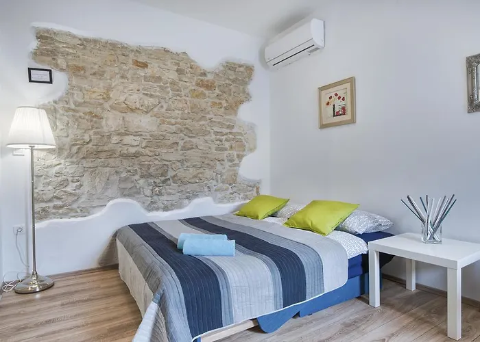 Guest house Top Center Rooms & Studio